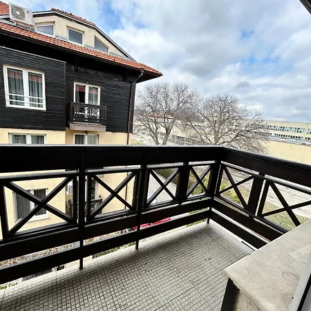 Two Bed Flat With Shared Indoor Swimming Pool Apartamento