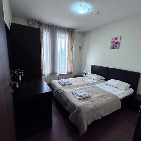 Apartamento Two Bed Flat With Shared Indoor Swimming Pool *